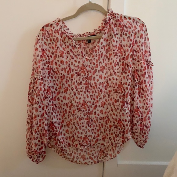 Beautiful Banana Republic blouse, never worn - Picture 1 of 3